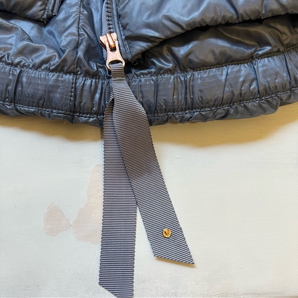 Womens Lululemon Fluffin Awesome Gray Active Vest Size 2 - Picture 4 of 7